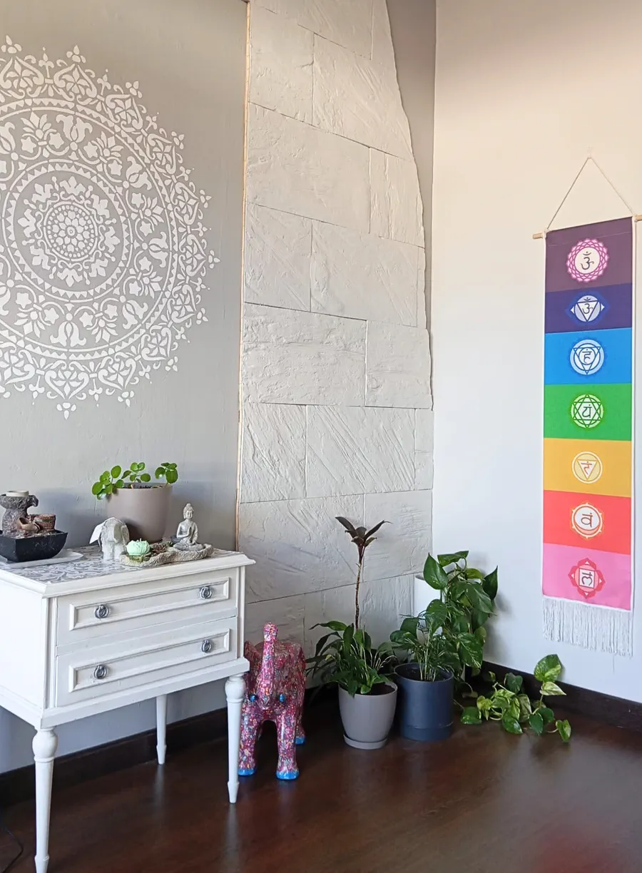 Recibidor del centro de yoga Nidhan en Velilla de San Antonio